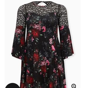 Floral lace bell dress, size 1, NWT torrid